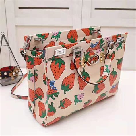 ucci zumi strawberry print